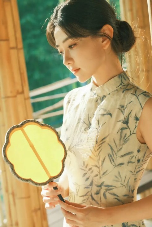 《奥本海默》：在原子烈焰中凝视人类的双刃剑