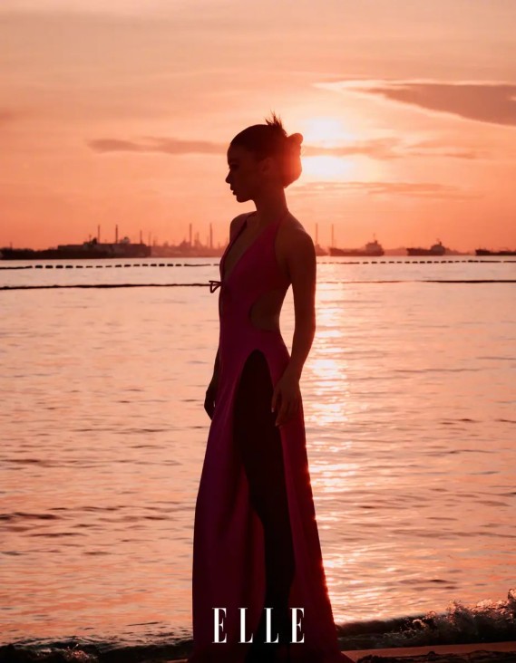 金鸡奖评委奚美娟塌房，婚内出轨与情人生子，婚后冤枉前夫水立人设