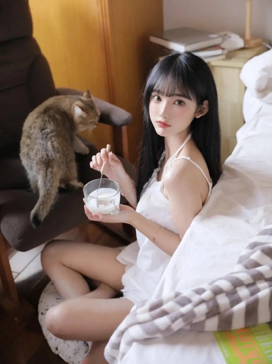 双厨狂喜！王鹤棣澳门演唱会官宣赵露思，内娱同桌破次元壁联动