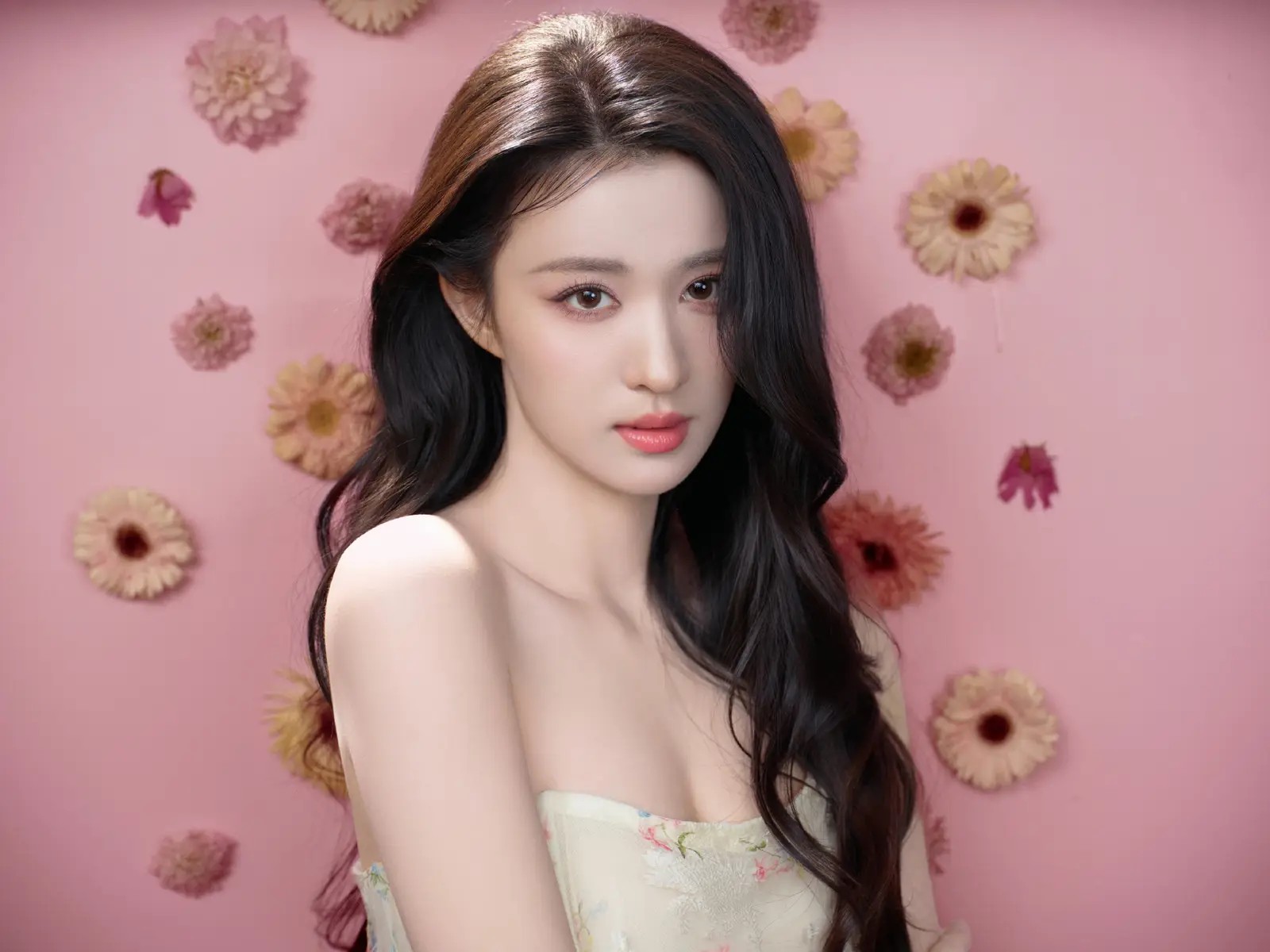 53岁宁静近况：29年前闪婚美国演员，如今单身潇洒活成“人间清醒”